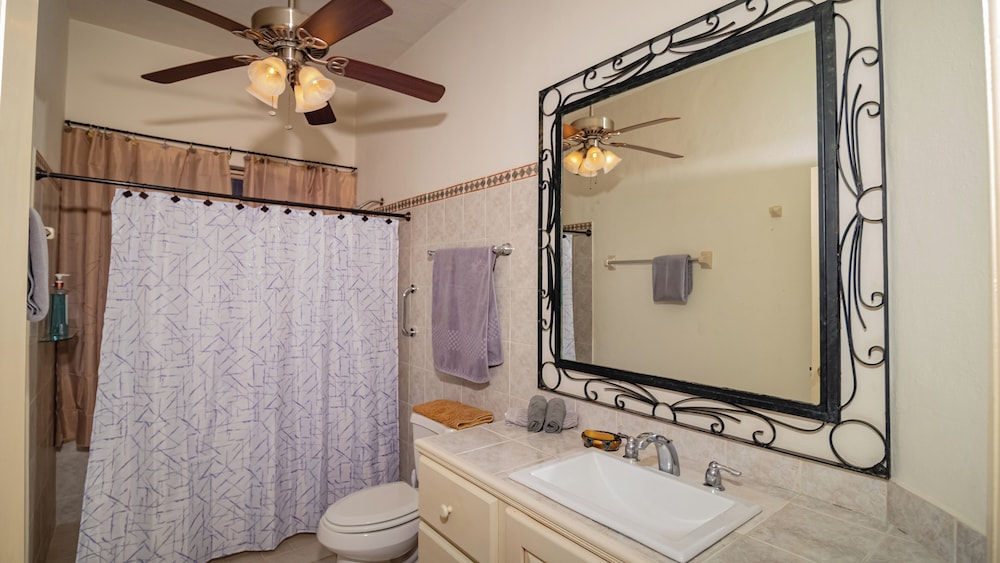 Deluxe Quadruple Room, Balcony, Partial Ocean View photo 3