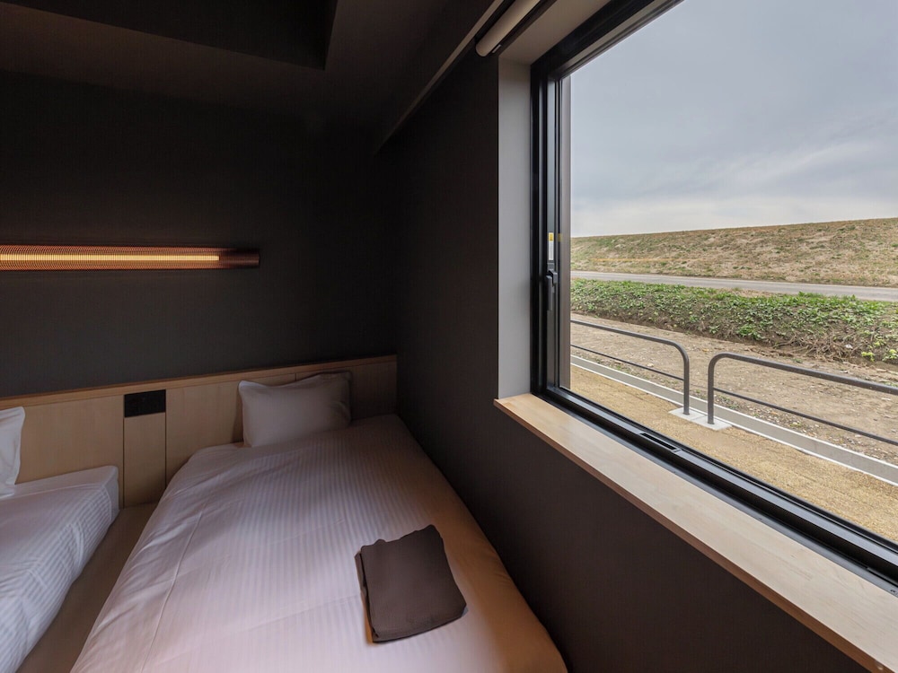 Universal Twin Room, Non Smoking photo 2