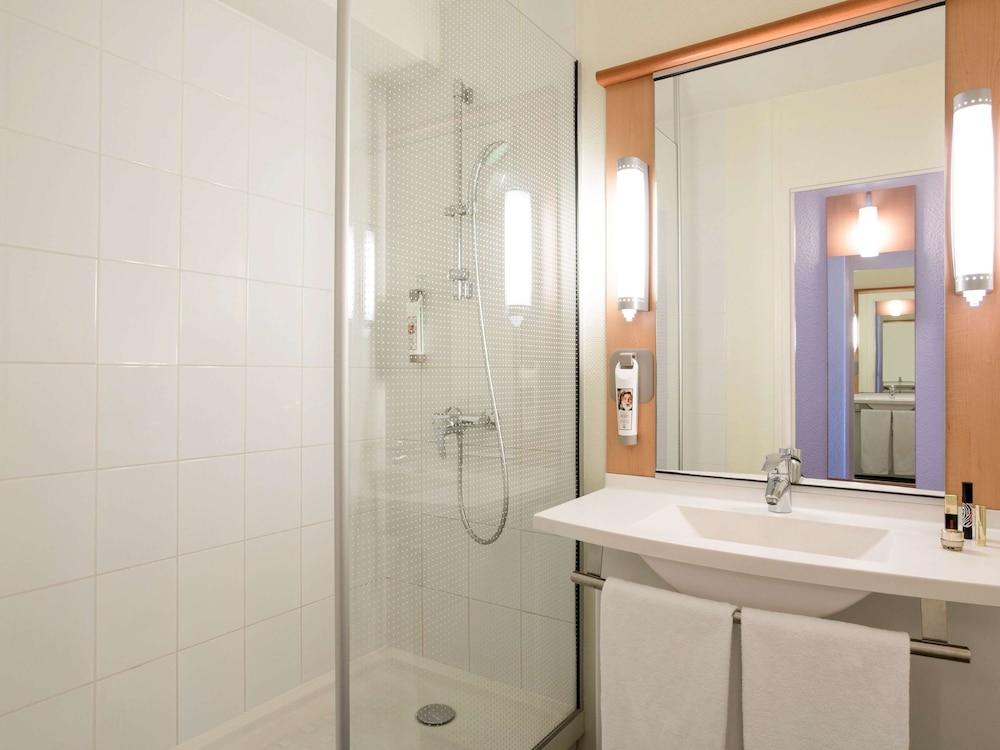 Superior Room, Multiple Beds - Photo 5