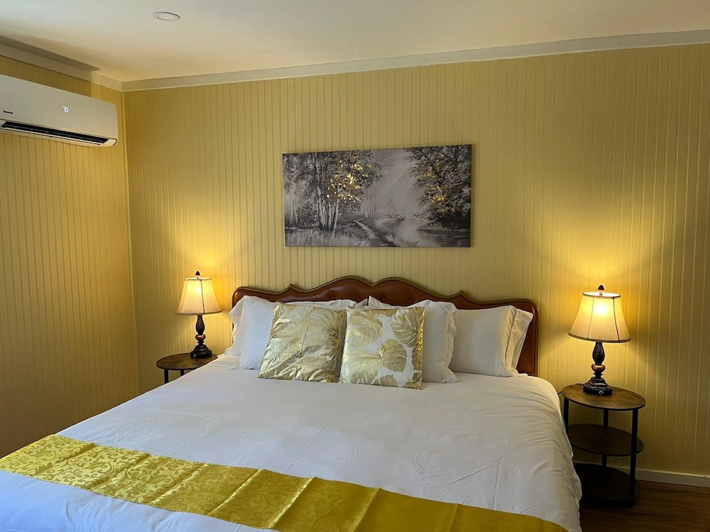Romantic Studio Suite