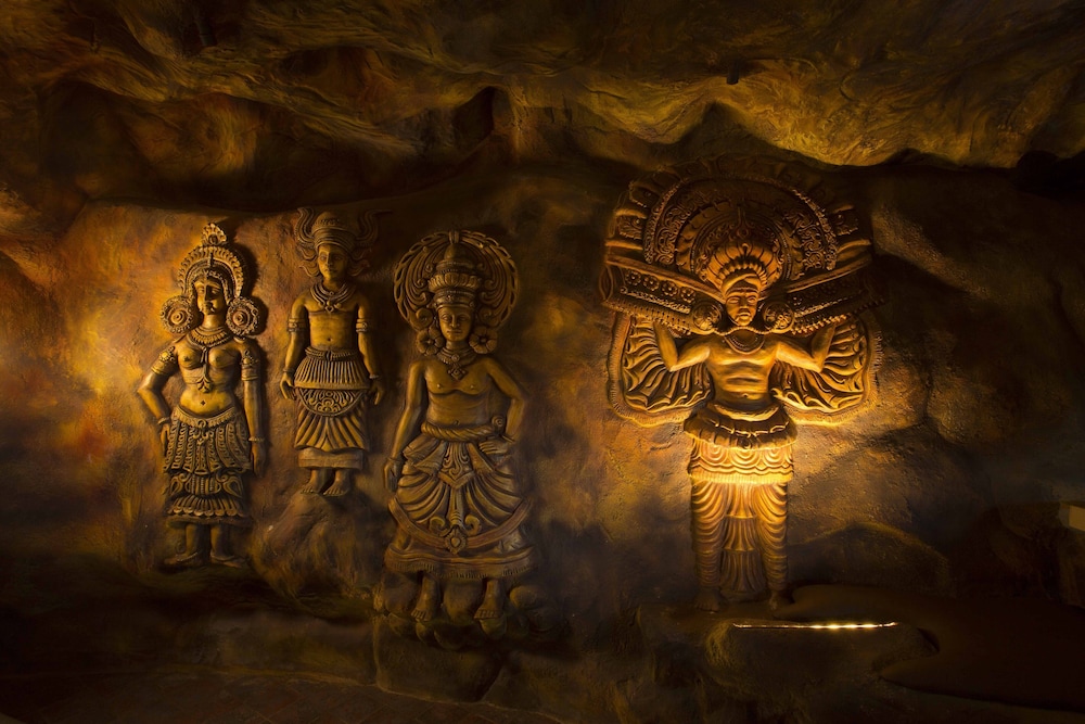 Cave Suites - Photo 8