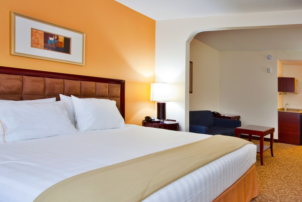 Suite, 1 King Bed (Additional Living Area) - Photo 2