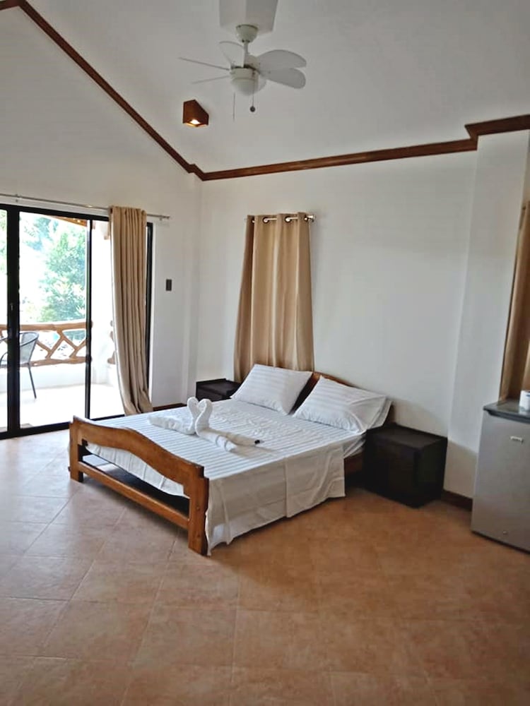 Deluxe Double Room, 1 Queen Bed photo 3