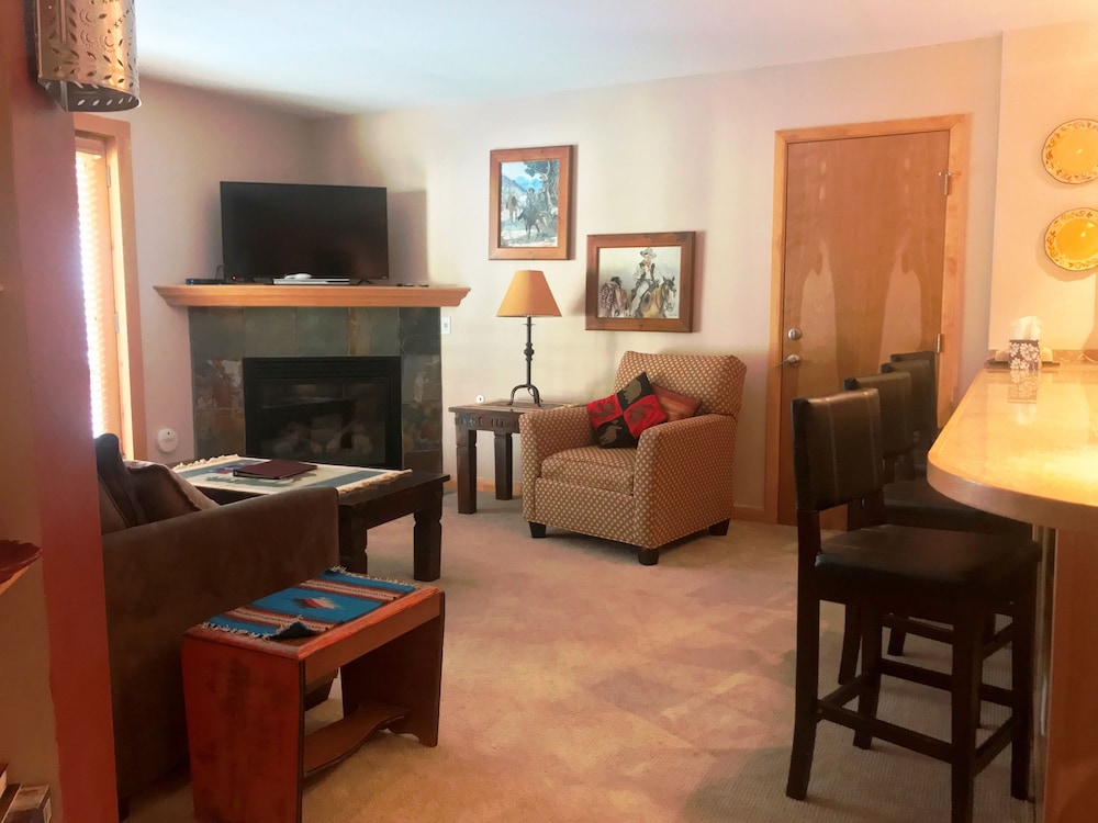Condo, 2 Bedrooms photo 1