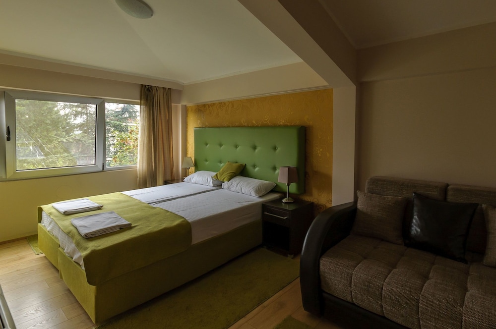 Comfort Double or Twin Room, 1 Queen Bed, Garden View photo 2