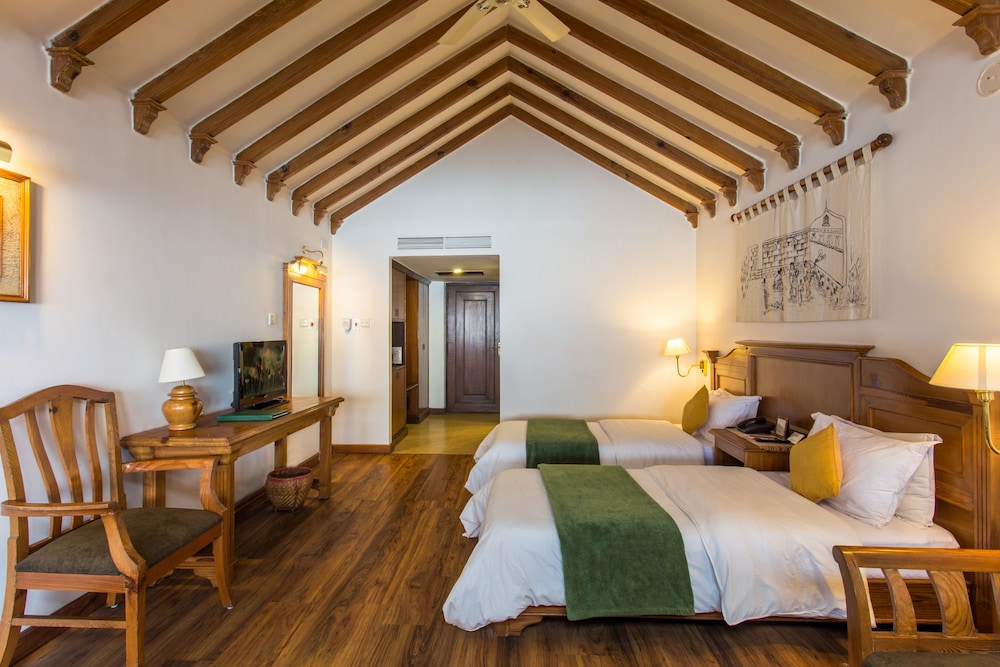 Deluxe Room Heritage Wing - Photo 10