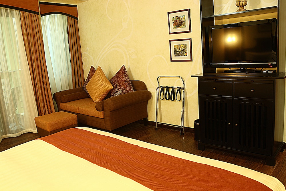 Executive Room - Photo 2