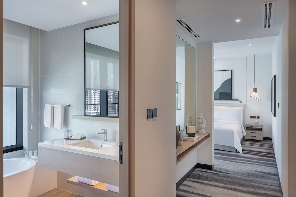Deluxe Suite, Marina View photo 2