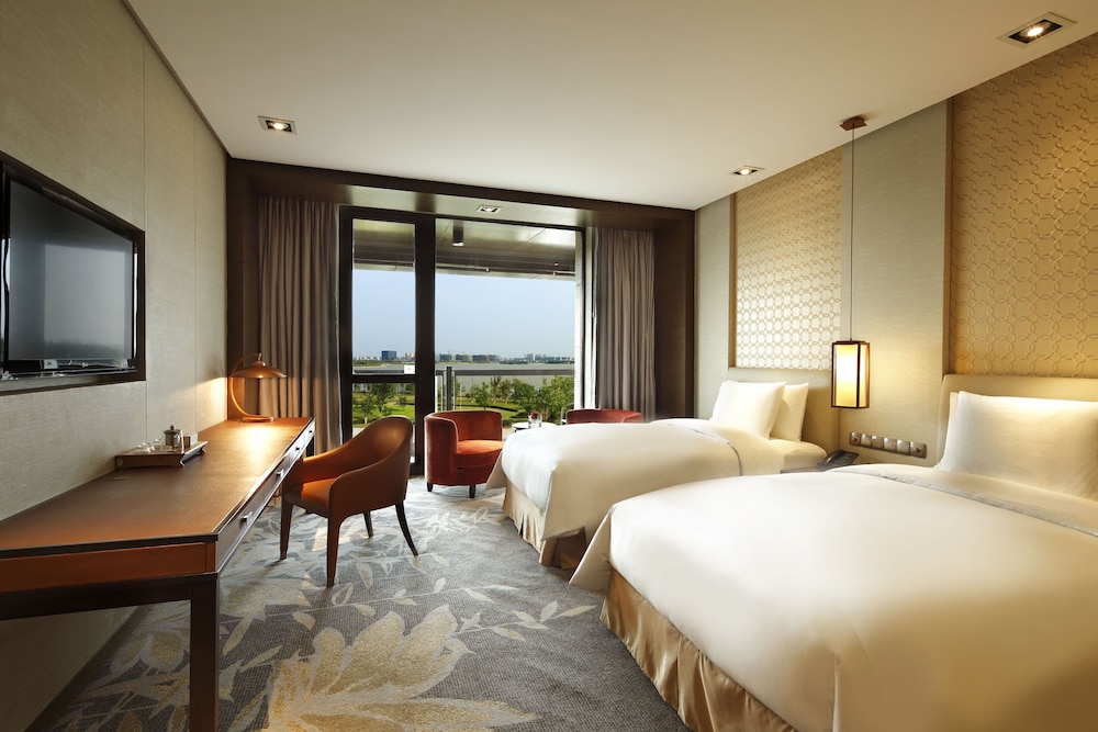 Standard Room, 2 Twin Beds, Lake View (Da Long Lake View)