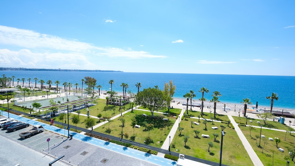 Direct Sea View Double or Twin Room photo 3