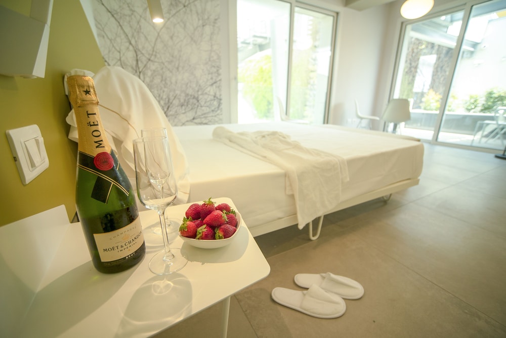 Junior Room, 1 Queen Bed, Hot Tub