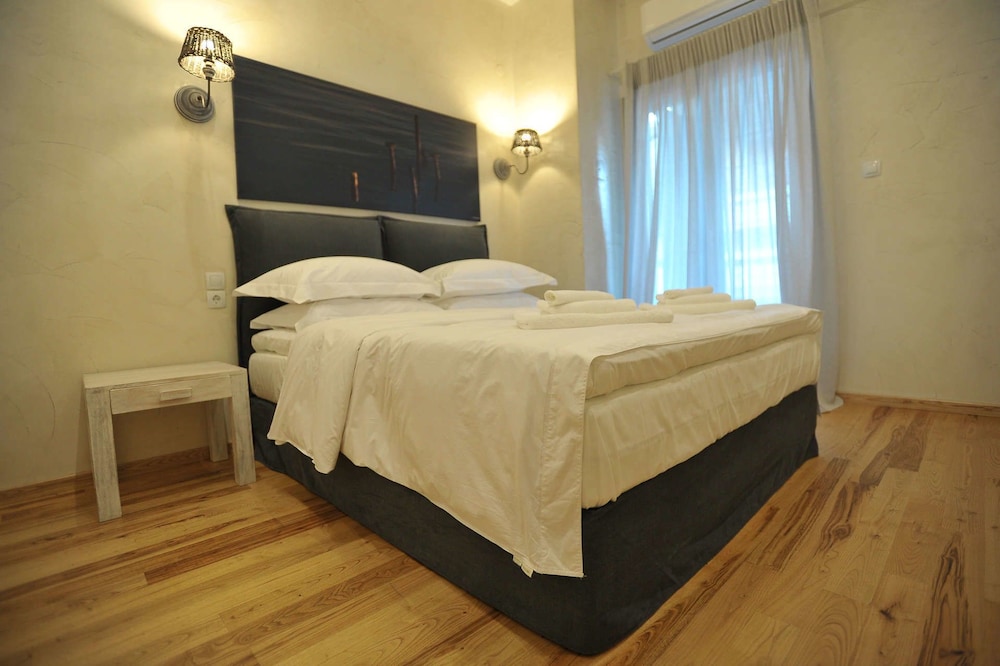 Villa (Grey) photo 3