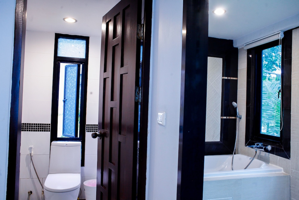 Lagoon Room - Photo 9