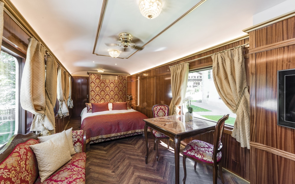 Luxury Suite photo 1
