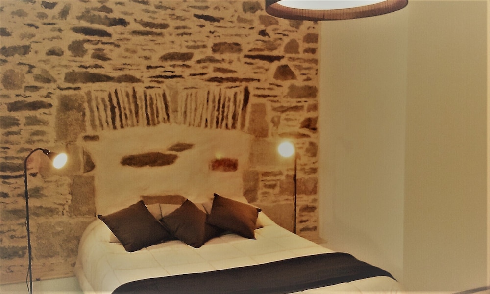 Room (2) photo 1