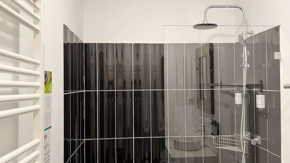 Double Room - Photo 11