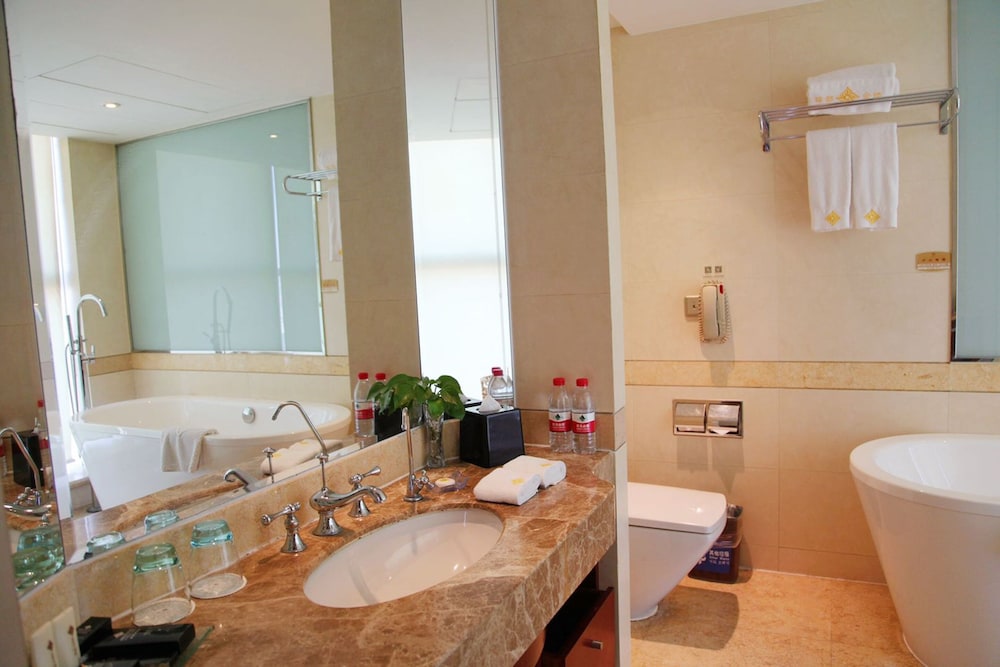 Deluxe Room - Photo 3