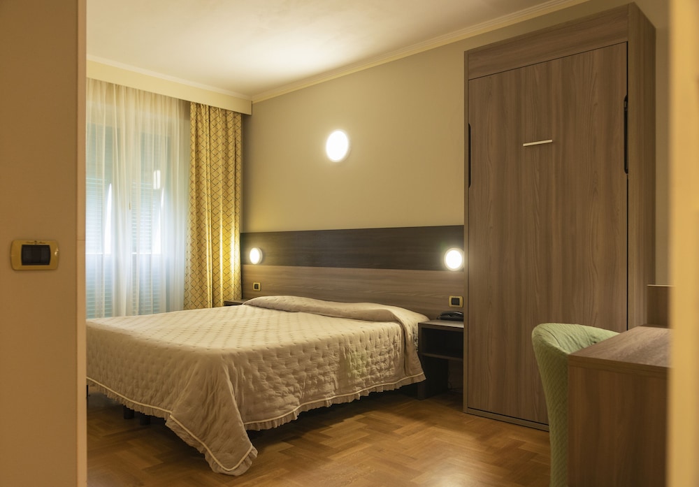 Superior Double Room, Garden View
