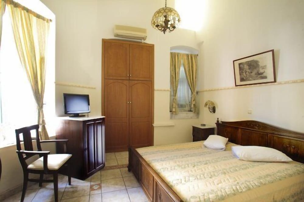 Standard Room photo 1