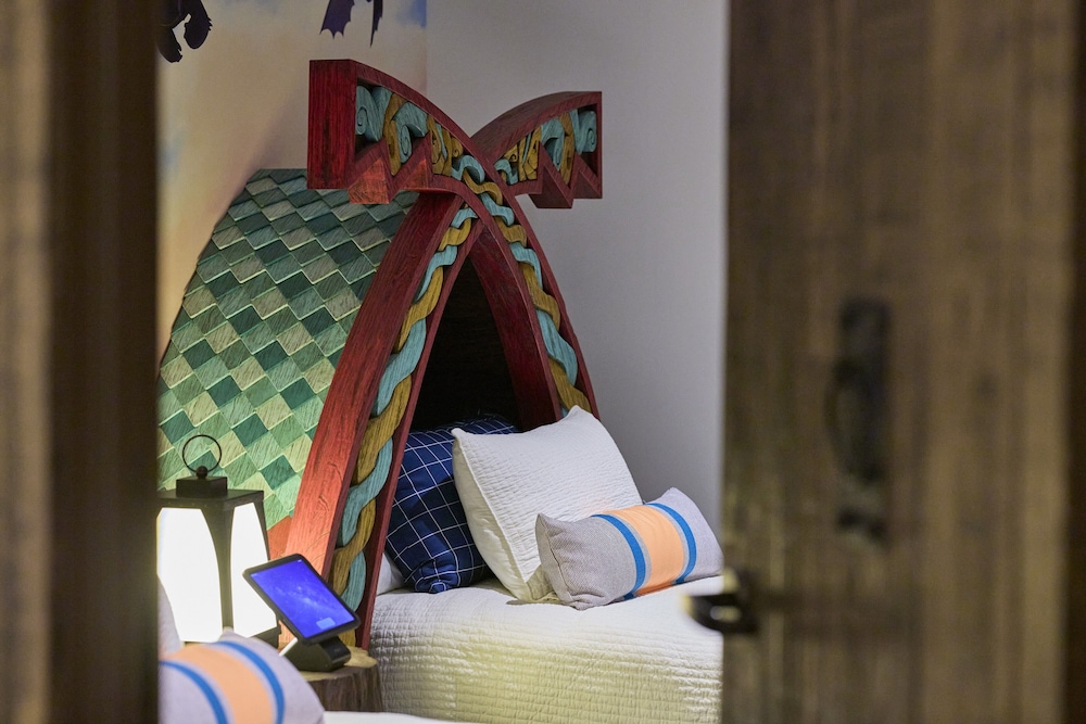Park View How To Train Your Dragon Kids' Suite (Dedicated Entrance to Epic Universe**)