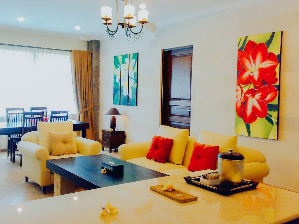 Ambassador Suite photo 3