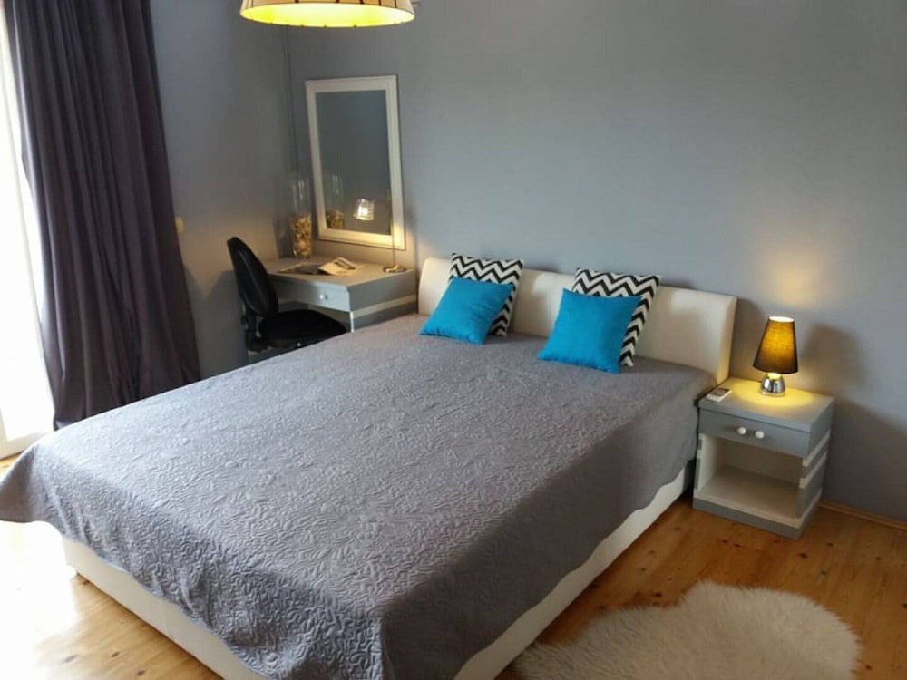 Apartment photo 1