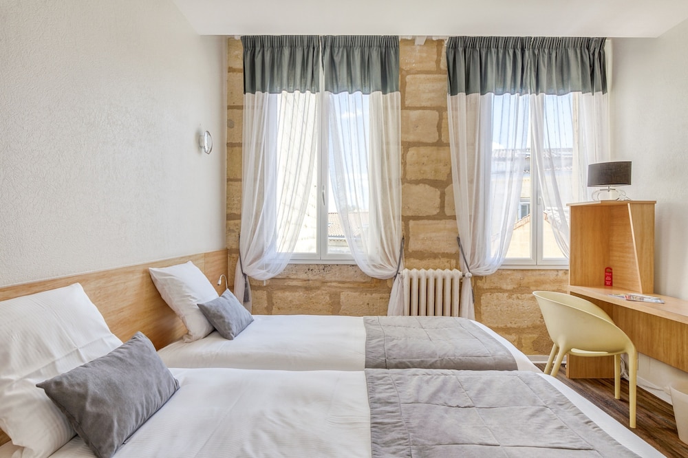 Twin Room - Photo 1
