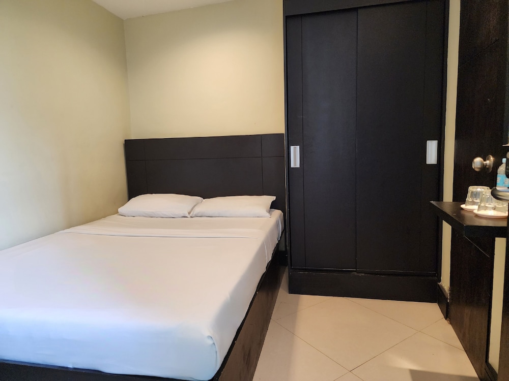 Basic Double Room photo 2