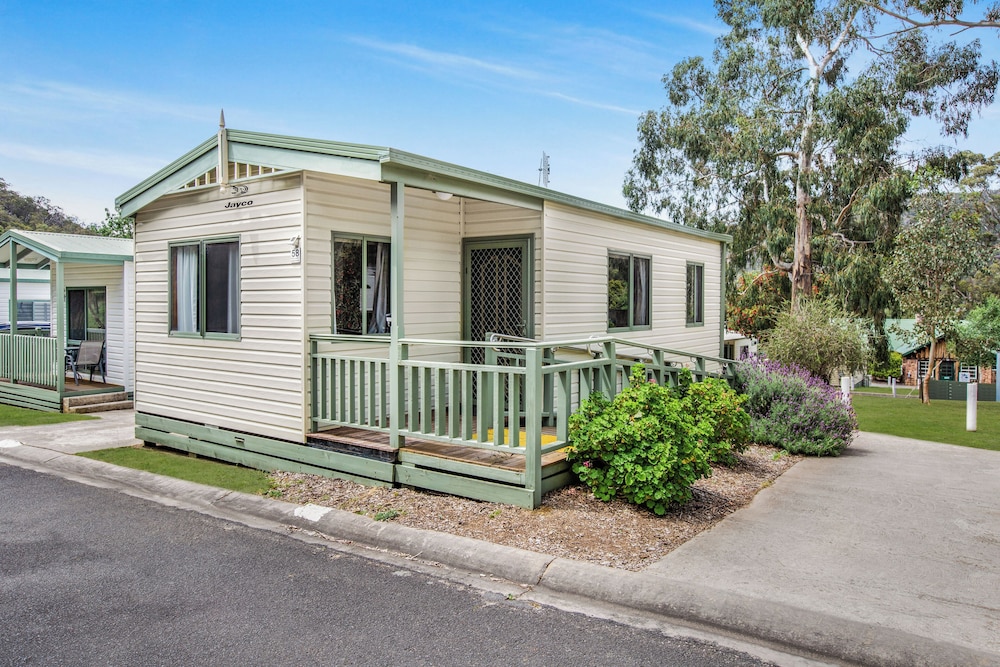 Two Bedroom Cabin - Accessible photo 3