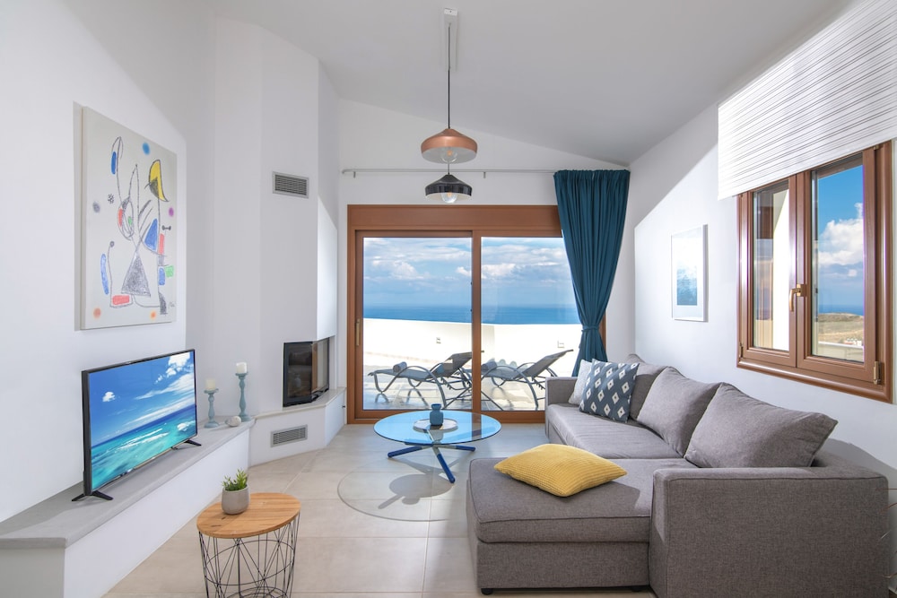 Apartment, 2 Bedrooms, Sea View photo 1