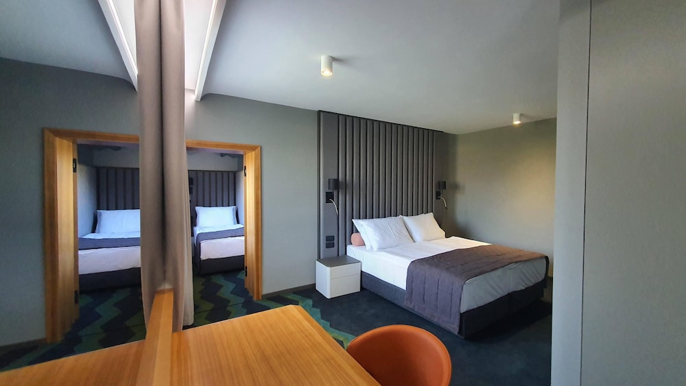 Superior Triple Room photo 2