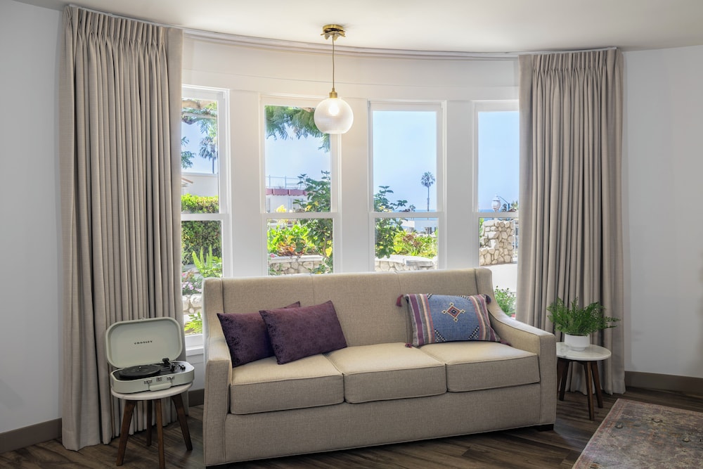 Room, 1 King Bed, Ocean View - Photo 5