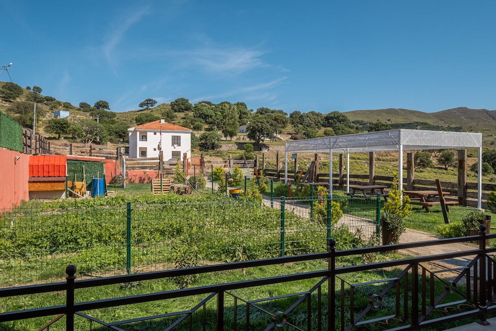 Standard Triple Room, Balcony, Garden View photo 2