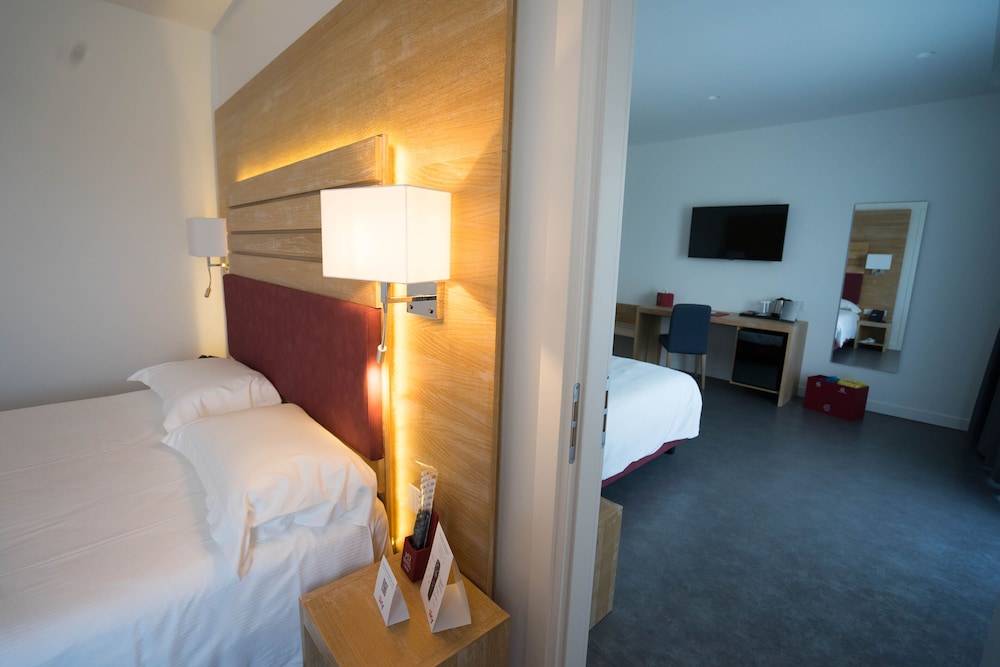 Junior Suite, 2 Bedrooms photo 2