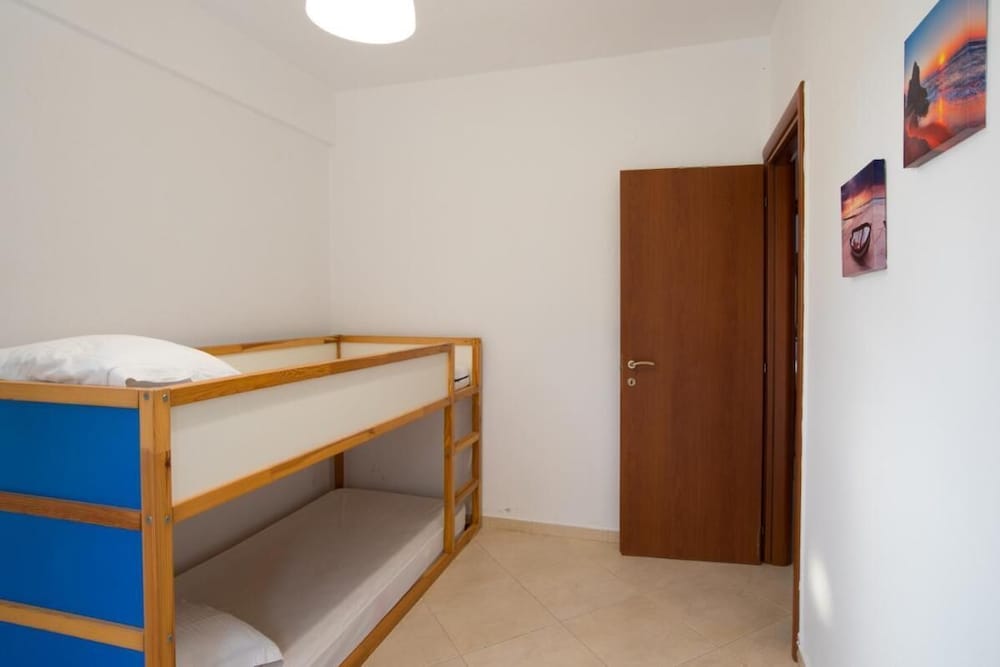 House, 4 Bedrooms, Balcony photo 1