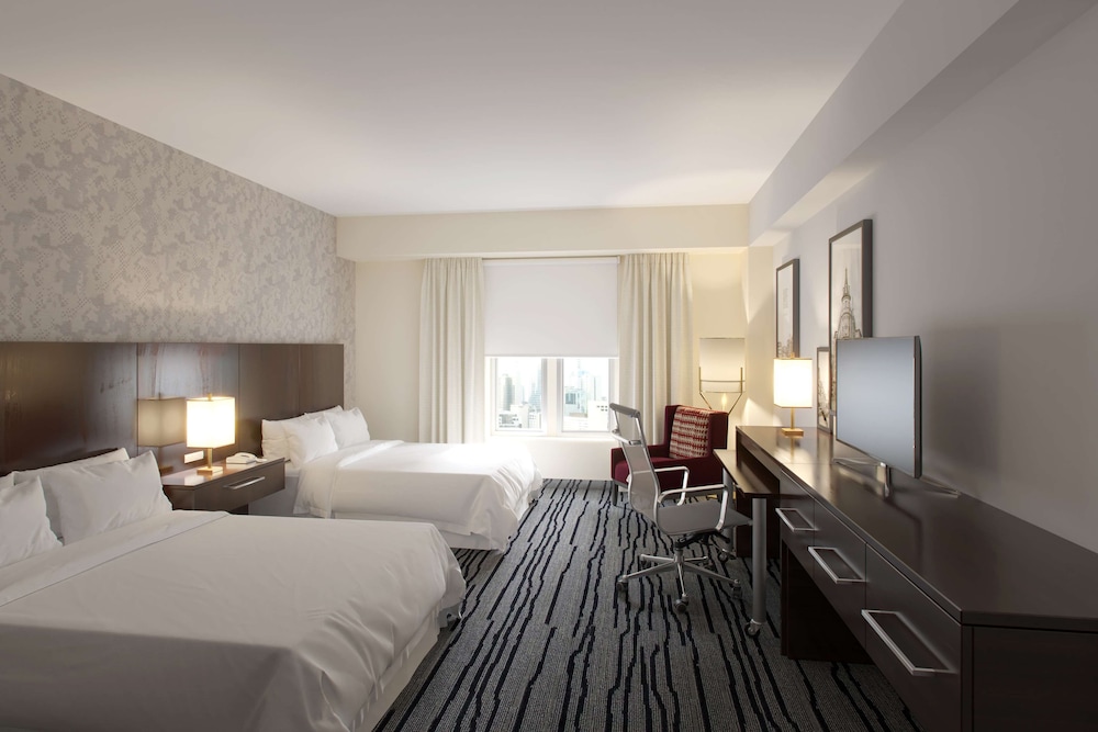 Room, 2 Queen Beds, Accessible (Heritage, Roll-In Shower) photo 2