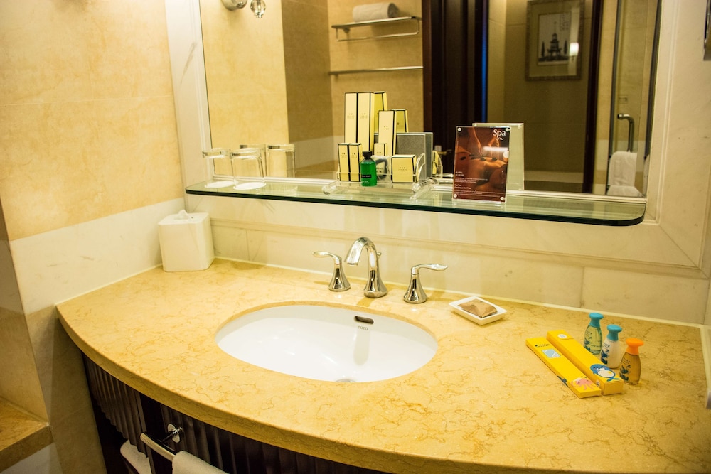 Deluxe Room, 2 Twin Beds, City View - Photo 7