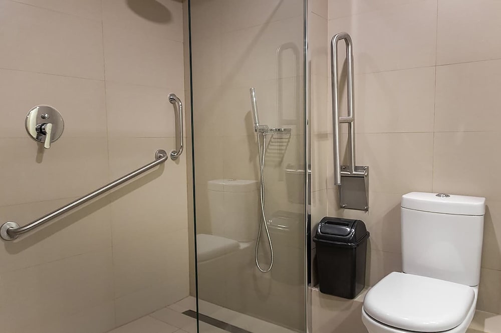 Suite, 1 Double Bed - Photo 12