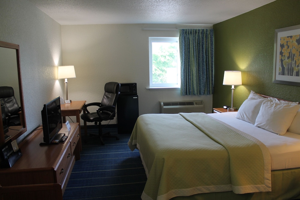 Standard Room, 1 King Bed - Photo 2