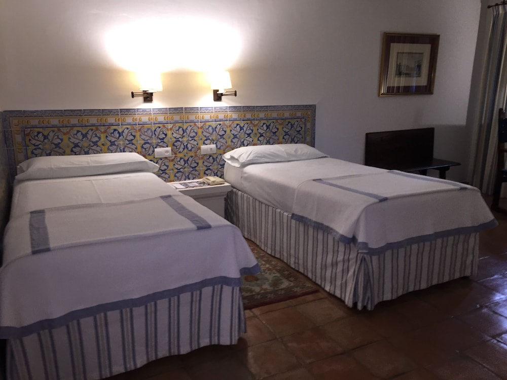 Standard Twin Room (3 Adults)