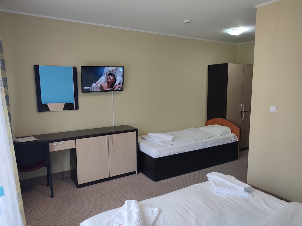 Superior Triple Room, Balcony, Mountain View photo 1