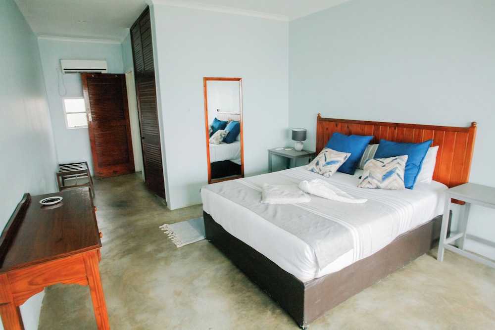 Family Apartment, 4 Bedrooms, Lake View
