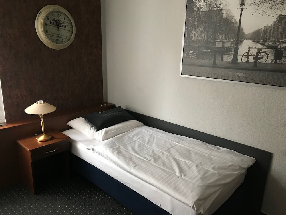 Single Room photo 1