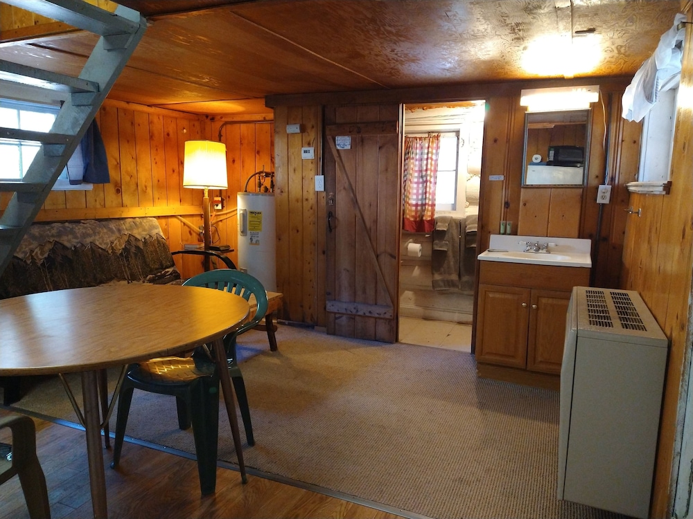 Cabin 2 photo 1