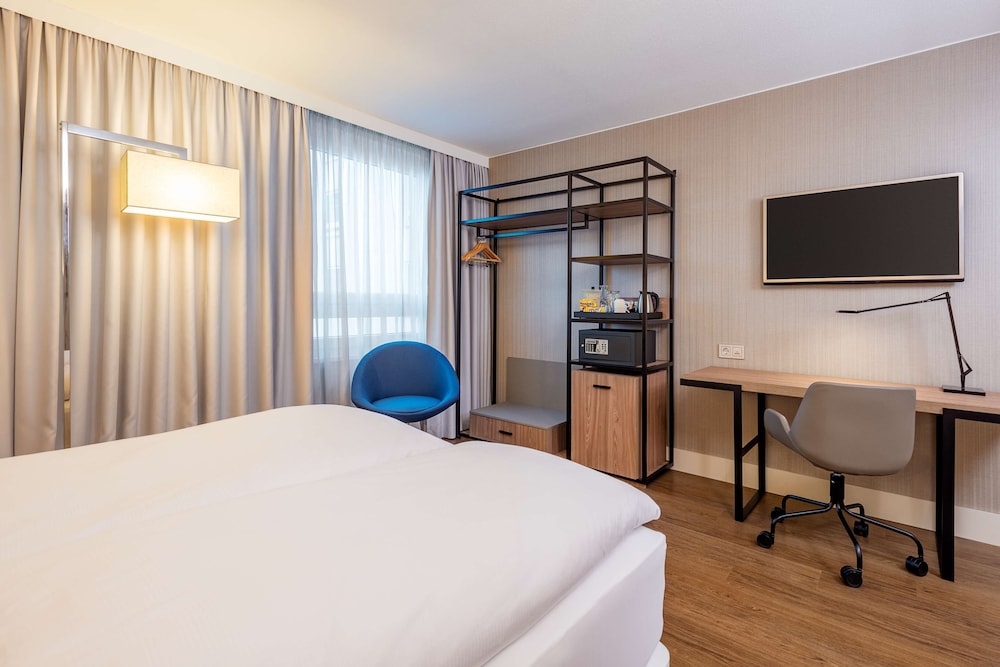 Standard Room (Extra Bed 2 adults + 1 child) - Photo 8