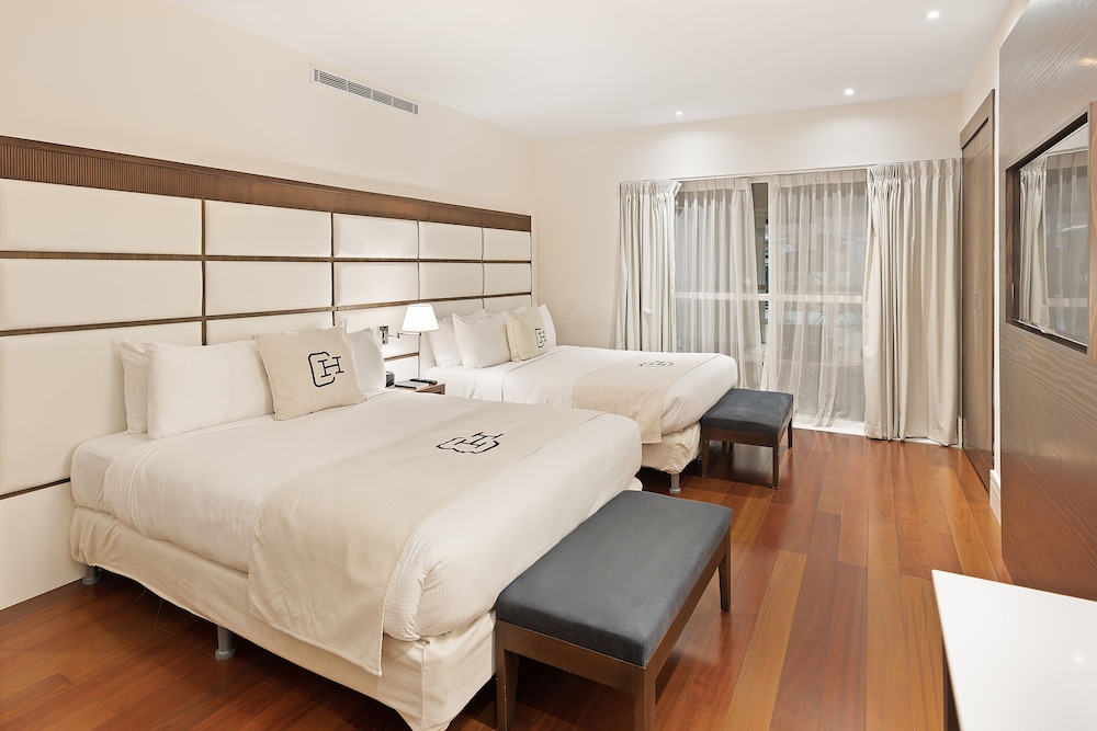 Family Room, 2 Queen Beds
