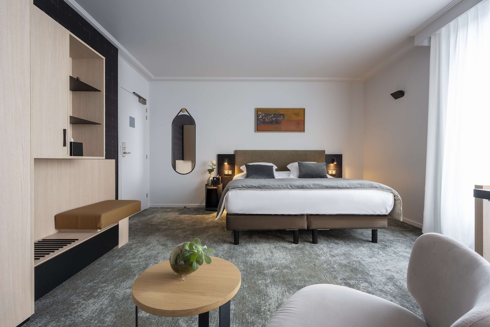 Suite, 1 King Bed, Non Smoking, Terrace - Photo 4