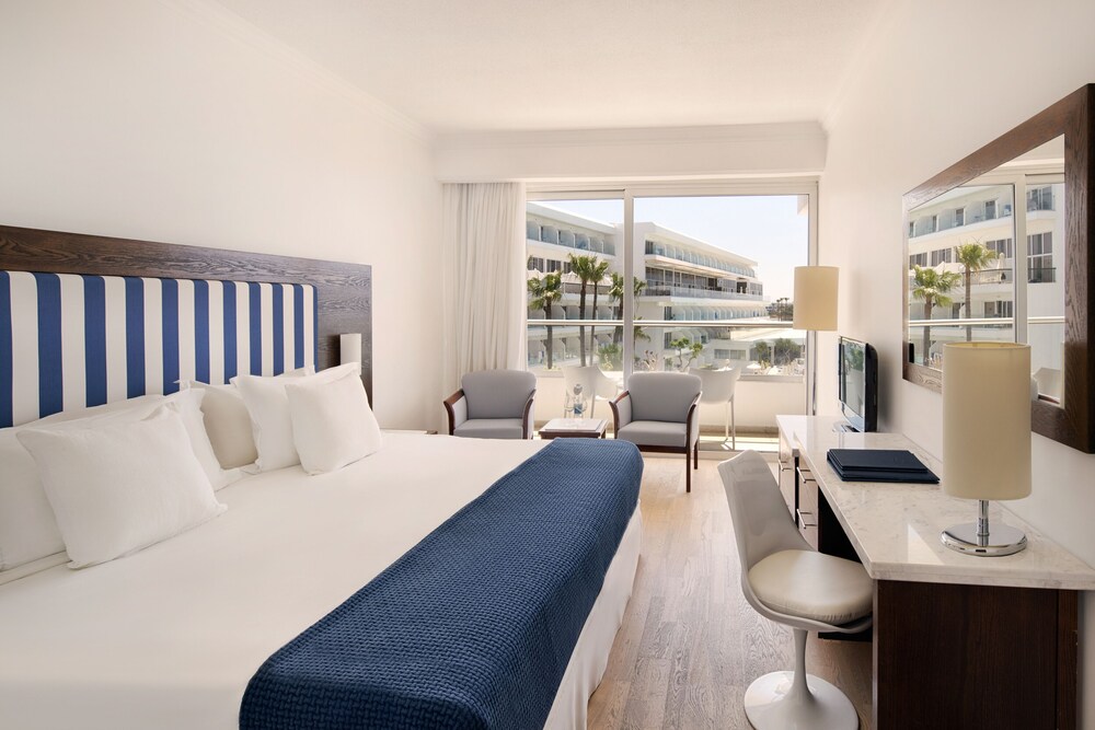 Standard Room, Partial Sea View - Photo 1