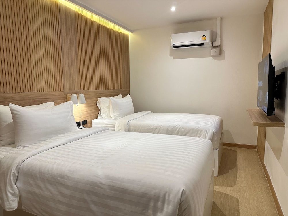 Standard Twin Room, No Window, Non Smoking photo 3