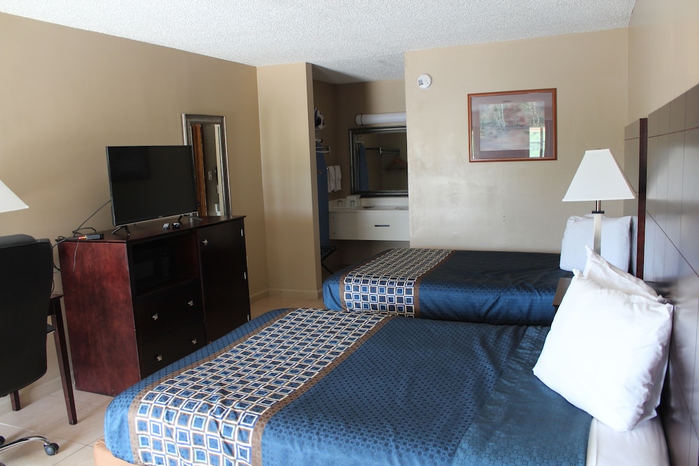Standard Room, 2 Double Beds, Non Smoking photo 2
